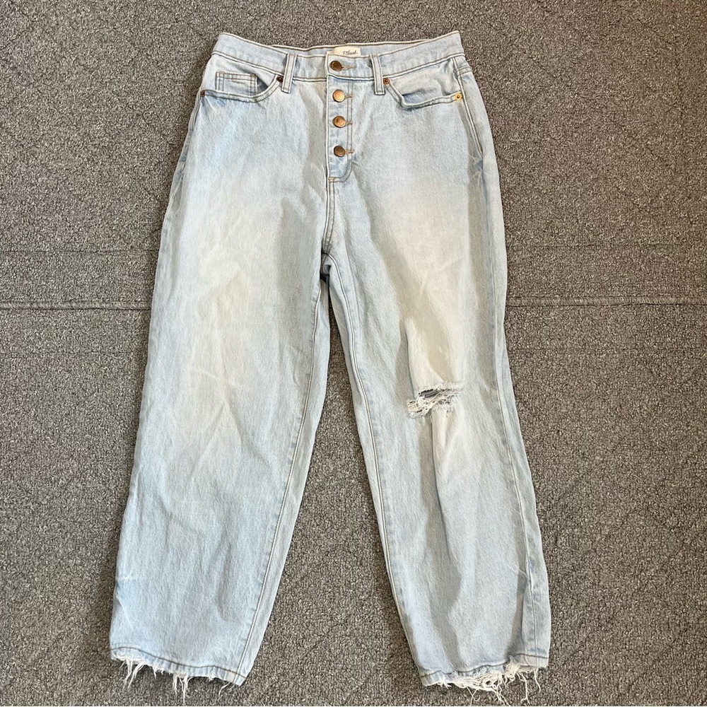 Universal Thread Vintage Straight Button Fly Jeans Womens Size 6 Blue Distressed